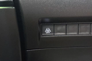 Peugeot e-2008 EV GT 50 kWh Achteruitrijcamera Apple Carplay Dodehoek LED Koplampen / 25
