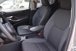 Toyota Yaris 1.5 HYBRID 115 STYLE PARK-SENSOREN BLIND-SPOT LM-VELGEN PRIVACY-GLASS LED-PAKKET AD-CRUISE APPLE/ANDROID / 31