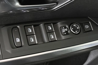 Peugeot e-5008 GT Avantage 73 kWh 7p Leder Stoelventilatie Stoelverwarming 360 Camera Keyless / 37