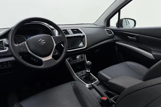 Suzuki S-Cross 1.4 Boosterjet Stijl 140pk | Panoramadak | Navigatie | Camera | Lederen Bekleding | Climate Control | Stoelverwarming | Cruise Control Adaptief / 17