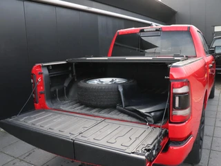 Dodge Ram 1500 5.7 V8 4x4 Crew Cab Laramie | LPG | H&K | LEDER | MEMORY | PANO | LUCHTVERING | TREKHAAK | STOELVERK. | 360° CAMERA | CAMERA | NAVI | CRUISE | / 21