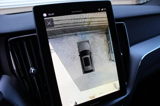 Volvo XC60 2.0 T6 PHEV AWD Plus Black Edition  | Panoramadak | Head-up | 360 Camera | H&K / 33
