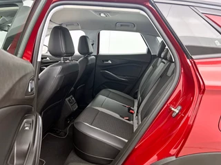 Opel Grandland X 1.6 Turbo Hybrid4 Business Elegance | Automaat | Cruise control | Stoelverwarming | Parkeersensoren / 28