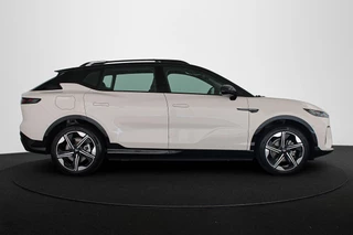 Voyah Courage Business Edition 80 kWh / 38