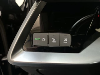 Audi A3 Sportback Sportback 35 TFSI Advanced edition Stoelverwarming Navigatie Climate Control / 19
