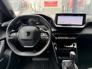 Peugeot 2008 100pk Allure Pack (360gr Camera - Keyless Entry - Adaptieve Cruise Controle - LED - Parkeersensoren V+A - Automatische Airco - 3D Cockpit - Navigatie - 17"incl 4S) / 15