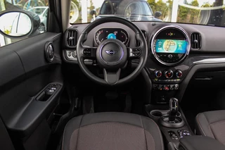 MINI Countryman 1.5 Cooper Essential | 1e eigenaar | NL auto | Driving Assistant | Camera | Sportstuur | Keyless entry | Stoelverwarming | LED | Carplay | DAB | Navigatie | PDC / 11