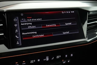Audi Q4 Sportback e-tron 40 S edition 77 kWh SOH 93% Trekhaak Camera HUD Sonos Panoramadak Stoelverwarming Navigatie S-Line / 35