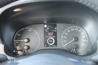 Toyota Yaris 1.5 HYB. ACTIVE Automaat / Camera / Cruise control / Dab radio / Apple carp. / 25