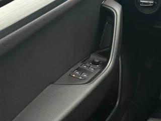 Škoda Superb Combi 1.4 TSI iV Business Edition Camera | PDC | Carplay | Stoelverwarming | / 16