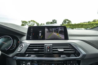 BMW X3 xDrive20i High Executive  | Pano | Trekhaak | Head-up / 28