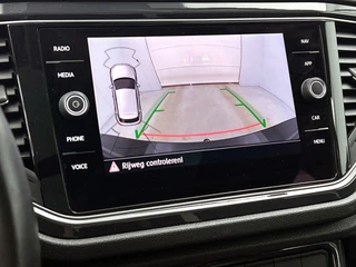 Volkswagen T-Roc 1.5 TSI Sport Automaat | Adaptive Cruise | CarPlay | Camera | Panoramadak | Parkeersensoren | Trekhaak | NAP / 26