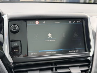 Peugeot 2008 Blue Lion 1.2 PureTech 130PK Navigatie, Parkeersensoren Achter, Panoramadak, Trekhaak, Airco / 24