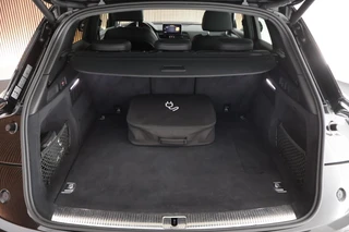 Audi Q5 50 TFSI e 299pk quattro S edition Trekhaak Virtual Cockpit Led Keyless ACC Stoelverwarming 2x S-Line / 55