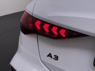 Audi A3 Sportback 45 TFSI e S edition Competition 272pk PHEV| 8.000KM!  | INCL. BTW | 143km RANGE WLTP!! | ADD. CRUISE | PANORAMADAK | FABRIEKSGARANTIE t/m 04-2027| MEGA COMPLETE AUTO| S-LINE BINNEN + BUITEN| LEDER| / 2