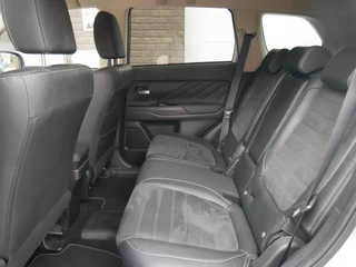 Mitsubishi Outlander 2.0 PHEV Premium Trekhaak| Camera| NAP / 23