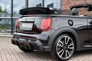 MINI Cooper S Cabrio Mini 2.0  JCW-pack ACC HUD H/K Carplay Camera Black-pack DDC / 23