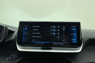 Peugeot 208 PureTech 100pk Allure Pack | Navigatie | Trekhaak | Achteruitrijcamera | Stoelverwarming | Climate control | Cruise control | Apple Carplay/Android Auto | Lichtmetalen velgen / 24