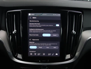 Volvo V60 2.0 T6 Plug-in hybrid AWD Ultra Bright | SOH 99% | Long Range / 46