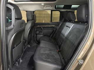 Land Rover Defender 110 2.0 D200 110 | Pano | PPF | Meridian | Trekhaak | Carplay | Geel kenteken / 36