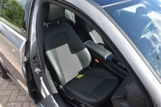 Mercedes-Benz A-Klasse 200 4MATIC 164 pk Premium  | Open dak | Camera | Carplay | DAB | Vrtual cockpit | Stoelverwarming | Full LED / 36