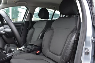 Renault Megane Estate 1.3 TCe 140 Equilibre|Navi|Cruise|PDC|Airco| / 7