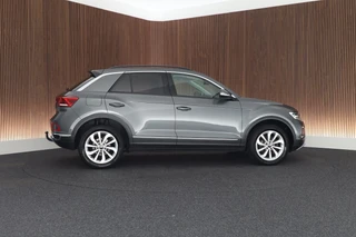 Volkswagen T-Roc 1.5 TSI 150pk DSG Style Trekhaak Camera Stoelverwarming Massage Virtual Cockpit Navigatie / 11