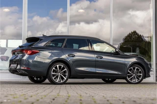 SEAT Leon Sportstourer 1.4 TSI eHybrid PHEV FR  | SOH 97% | Trekhaak | ACC | NL auto / 2