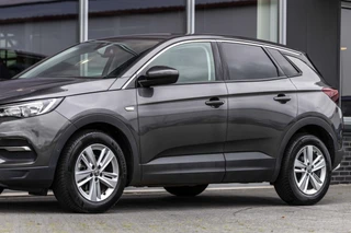 Opel Grandland X 1.2 Turbo Business Executive  | Trekhaak | Carplay | LED / 17