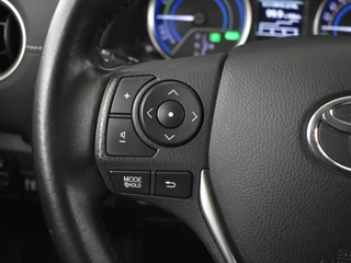 Toyota Auris 1.8 Hybrid Comfort | Navigatie | Trekhaak | Climatronic / 24