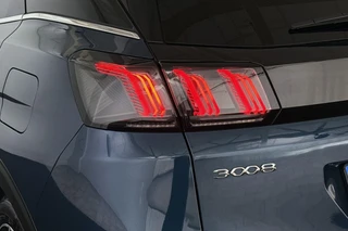 Peugeot 3008 1.6 HYbrid4 300 Blue Lease GT Pano Trekhaak FOCAL Stoelverwarming / 25
