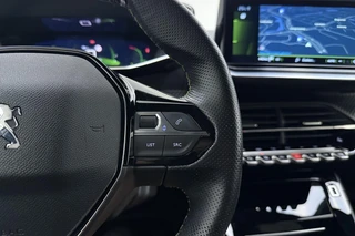 Peugeot 208 1.2 PureTech GT Pack | 3D i-cockpit | | Alcantara bekleding | Verwarmbare voorstoelen | Adaptieve cruise control | Apple Carplay/Android Auto | Navigatie full map / 19