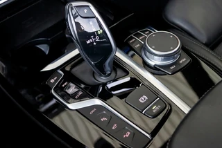 BMW X3 xDrive30e High Executive M Sport Stuur l Panoramadak | Harman Kardon | 360° | Trekhaak | Adaptive Cruise / 21
