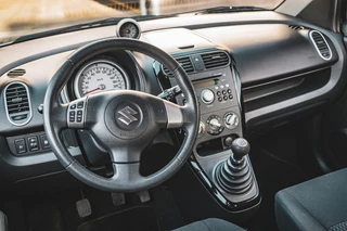 Suzuki Splash 1.0 VVT Exclusive EASSS / 39