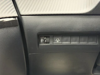 Peugeot 208 Allure 1.2 Hybrid 110PK e-DCS6 Automaat Navigatie, Rondomzichtcamera, Climate Control, Adaptieve Cruise Control, Parkeersensoren / 18