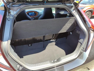 Toyota Aygo X LIMITED AUTOMAAT CABRIO NL-AUTO 18"LM-VELGEN PRIVACY-GLASS JBL-AUDIO HALF-LEDER STOELVERW. / 28