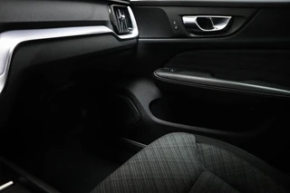 Volvo V60 2.0 B3 Essential | PARK ASSIST PACK | CLIMA | DAB | APPLE | CAMERA / 33