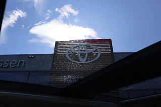 Toyota RAV4 2.5 HYBRID DYNAMIC CAMERA ADAP-CRUISE ANDROID/APPLE STOEL/VOORRUITVERW. LM-VELGEN P-SENSOREN / 22