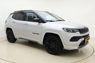 Jeep Compass 4xe 240pk Plug-in Hybrid Automaat S | Navigatie | Lederen bekleding | Achteruitrijcamera | Adapt. Cruise control | Electrische achterklep | Keyless | Zwart dak | 19" Lichtmetalen velgen / 9
