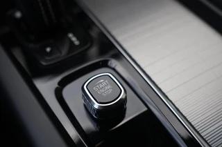 Volvo XC60 T6 Recharge AWD R-Design | Stoelverwarming & Koeling | 360° Camera | Panoramadak | Long Range | H/K | Keyless / 39