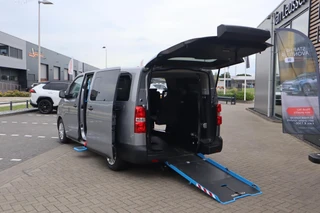 Toyota PROACE Electric Verso LONG EXTRA RANGE DYNAMIC 75KWH 8-PERSOONS ROLSTOELAUTO VERLAAGD-INBOUW-OPRIJPLAAT 2x SCHUIFDEUR / 7