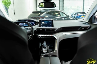 Peugeot 3008 1.2 PureTech Allure | Bi-tone | Navi | Camera | Keyless / 7