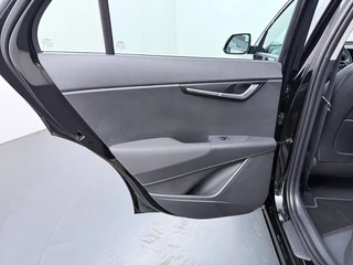 Kia Niro 1.6 GDi PHEV DynamicLine  - Camera - Navigatie - AppleCarplay - Android Auto - Fabrieksgarantie tot 12-2032 of 150.000km / 36