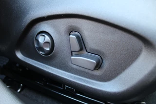 Jeep Compass 4xe 240 Plug-in Hybrid Electric Summit | Panoramadak | Leder | 360 | Stoelverwarming/ventilatie | BLIS / 26