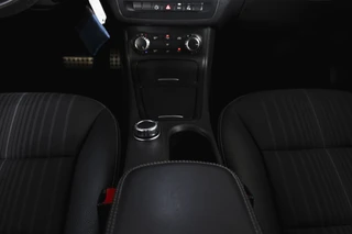Mercedes-Benz B-Class 200 Ambition 157 PK - Automaat Orig. NL. | Cruise | PDC | NAV | Airco | Wegklapbare Trekhaak | LM 17" | / 21
