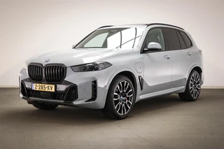 BMW X5 xDrive50e M-Sport | PANORAMADAK | HEAD UP | HOUTAFWERKING | ACHTERBANKVERWARMING | TREKHAAK | 360 CAMERA | 21"