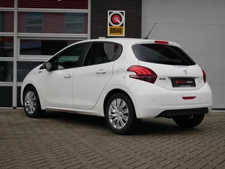 Peugeot 208 1.2 PureTech Signature Nieuwe Riem| Carplay| Stoelverwarming / 4