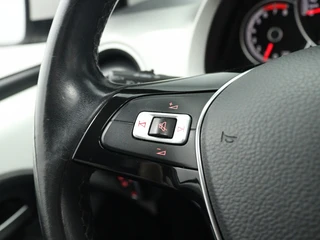 Volkswagen up! 1.0 BMT high-up! Panoramadak | Stoelverwarming | Climate control / 26