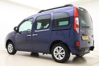 Renault Kangoo Family Rolstoelbus | Invalide vervoer | Rolstoelsauto handgeschakeld | Rolstoellift | Airco | Verlaagde vloer achterin | Oprijplaat of elektrische rolstoellift | 3-punts rolstoelgordelsysteem | Elektrische spanbanden | Extra lange veiligheidsgordels | Antislip-oprijplaat | Rolstoelplaats achter bestuurder/passagier | Versterkte vloerconstructie / 13