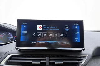 Peugeot 3008 1.2 PureTech Allure Pack Business | Trekhaak | Achteruitrijcamera | Navigatie | Airco | Stoelverwarming | Climate control | Cruise control | Dodehoekdetectie / 18